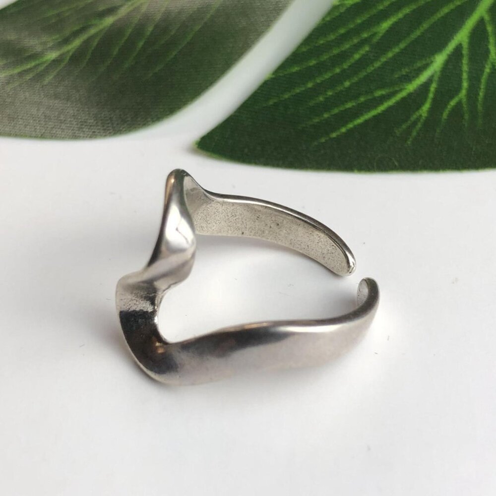 √ Irregular Bent Ring